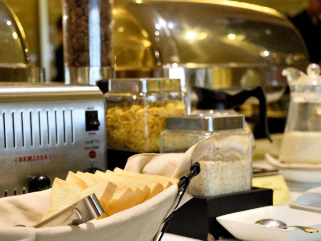 פונטיאנק Hotel Gajahmada מראה חיצוני תמונה